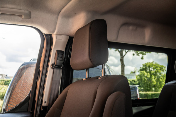 Peugeot Expert 2.0 BlueHDi L3 DC | Navigatie | CarPlay | Camera | L+R Schuifdeur | LED Koplampen | Afneembare trekhaak | Dodehoek detector | Cruise control | DAB | BPM Vrij | Fabrieksgarantie