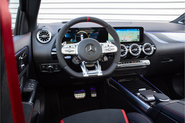 Mercedes-Benz GLA AMG 45 S 4MATIC+ Mercedes-Benz GLA 45 S AMG 4MATIC+ Panodak Schaalstoelen Burmester Ambient Widescreen 360 Camera