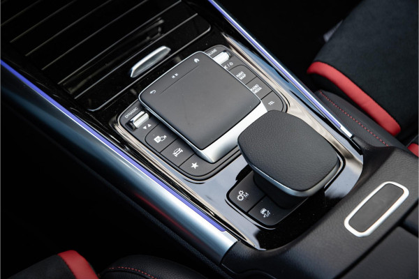 Mercedes-Benz GLA AMG 45 S 4MATIC+ Mercedes-Benz GLA 45 S AMG 4MATIC+ Panodak Schaalstoelen Burmester Ambient Widescreen 360 Camera