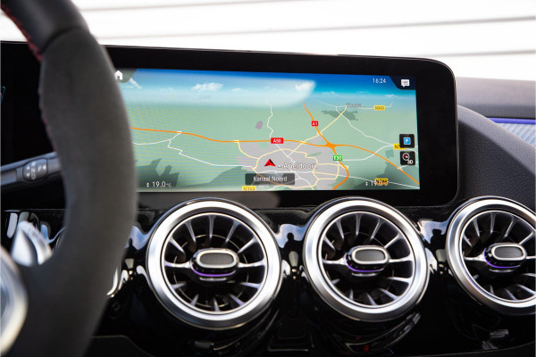Mercedes-Benz GLA AMG 45 S 4MATIC+ Mercedes-Benz GLA 45 S AMG 4MATIC+ Panodak Schaalstoelen Burmester Ambient Widescreen 360 Camera