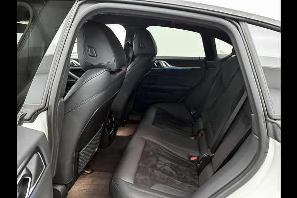 BMW i4 EDrive35 70 kWh M-sportpakket (1e Eig, Dealer OnderH, Navi Pro, Camera, Carplay, Addapt Cruise, StoelV, PDC V+A, Etc)