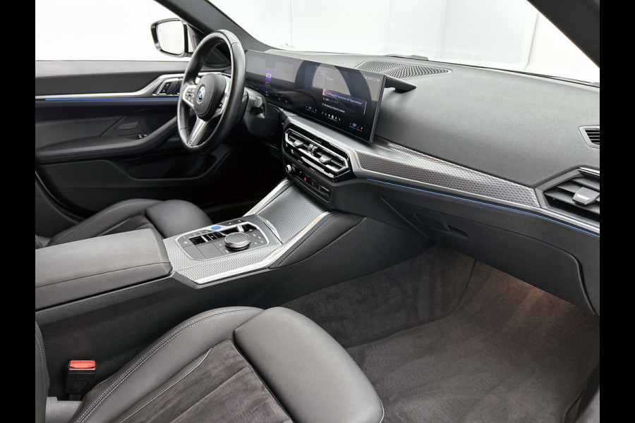 BMW i4 EDrive35 70 kWh M-sportpakket (1e Eig, Dealer OnderH, Navi Pro, Camera, Carplay, Addapt Cruise, StoelV, PDC V+A, Etc)