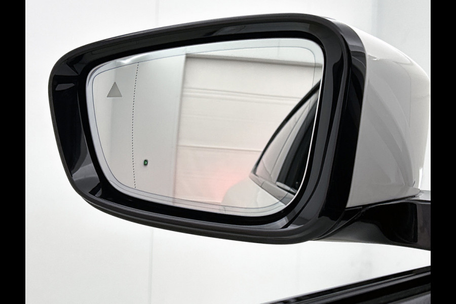 BMW i4 EDrive35 70 kWh M-sportpakket (1e Eig, Dealer OnderH, Navi Pro, Camera, Carplay, Addapt Cruise, StoelV, PDC V+A, Etc)