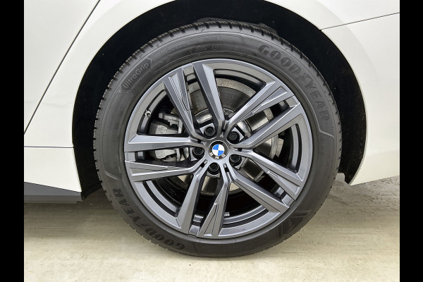 BMW i4 EDrive35 70 kWh M-sportpakket (1e Eig, Dealer OnderH, Navi Pro, Camera, Carplay, Addapt Cruise, StoelV, PDC V+A, Etc)