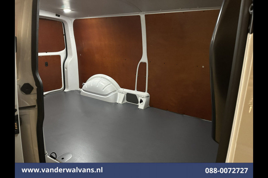Volkswagen Transporter 2.0 TDI L2H1 Euro6 Airco | Navigatie | Apple Carplay | Android Auto | Trekhaak Cruisecontrol, Parkeersensoren