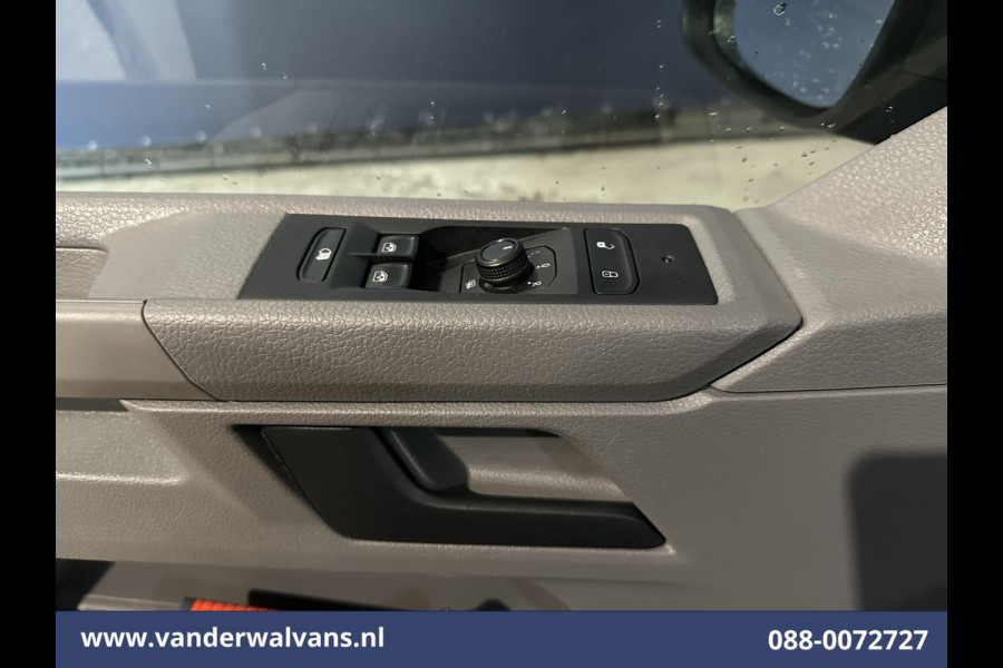 Volkswagen Transporter 2.0 TDI L2H1 Euro6 Airco | Navigatie | Apple Carplay | Android Auto | Trekhaak Cruisecontrol, Parkeersensoren