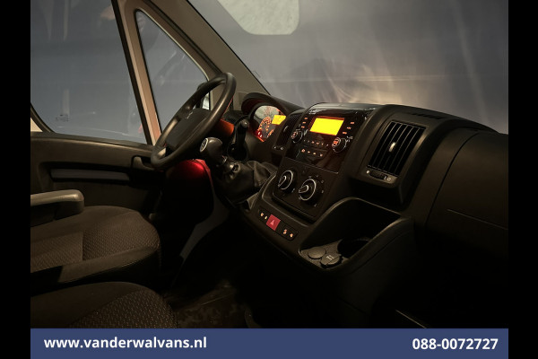 Peugeot Boxer 2.2 BlueHDi 141pk Bakwagen 436cm Lang Laadklep Euro6 Airco | 1055kg laadvermogen | Cruisecontrol Bijrijdersbank.