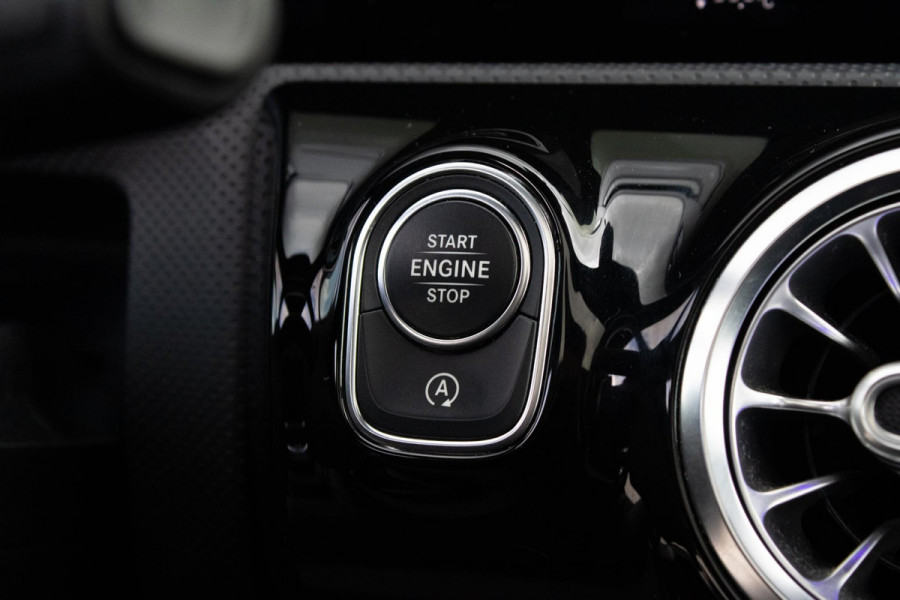Mercedes-Benz A-Klasse 250 Premium Plus PANO CAMERA STOELVERWARMING