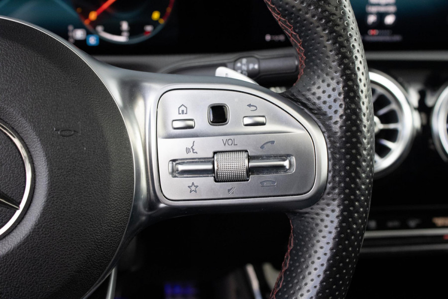Mercedes-Benz A-Klasse 250 Premium Plus PANO CAMERA STOELVERWARMING