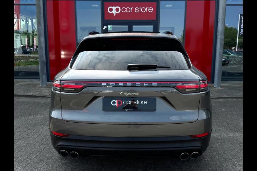 Porsche Cayenne 3.0 E-Hybrid | Panorama | Luchtvering | Bose | Dodehoek sensor | Stoel ventilatie | Sport Chrono