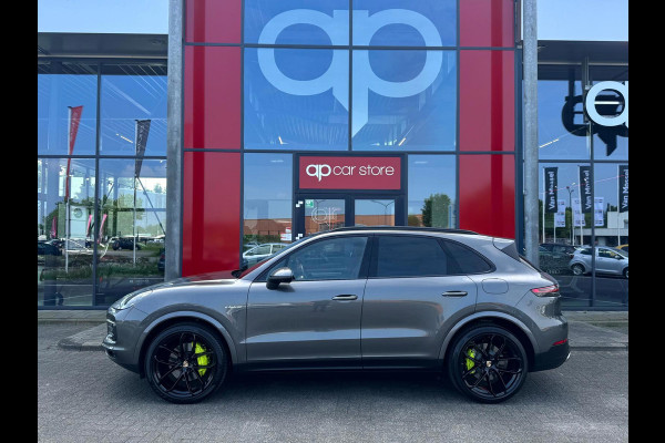 Porsche Cayenne 3.0 E-Hybrid | Panorama | Luchtvering | Bose | Dodehoek sensor | Stoel ventilatie | Sport Chrono