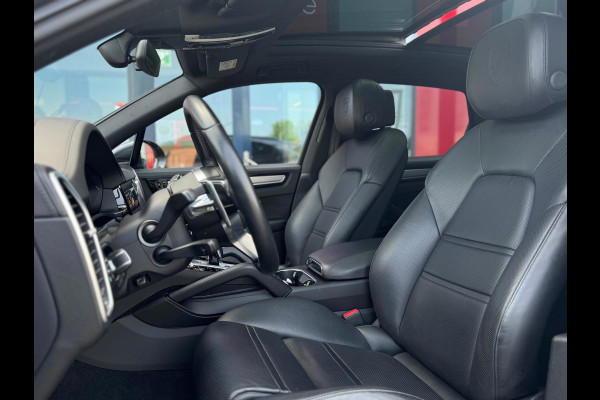 Porsche Cayenne 3.0 E-Hybrid | Panorama | Luchtvering | Bose | Dodehoek sensor | Stoel ventilatie | Sport Chrono