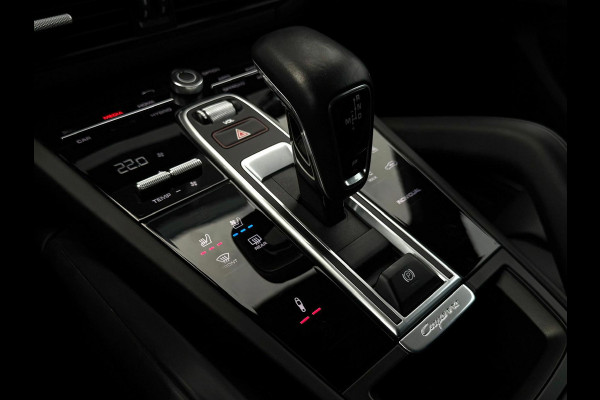 Porsche Cayenne 3.0 E-Hybrid | Panorama | Luchtvering | Bose | Dodehoek sensor | Stoel ventilatie | Sport Chrono