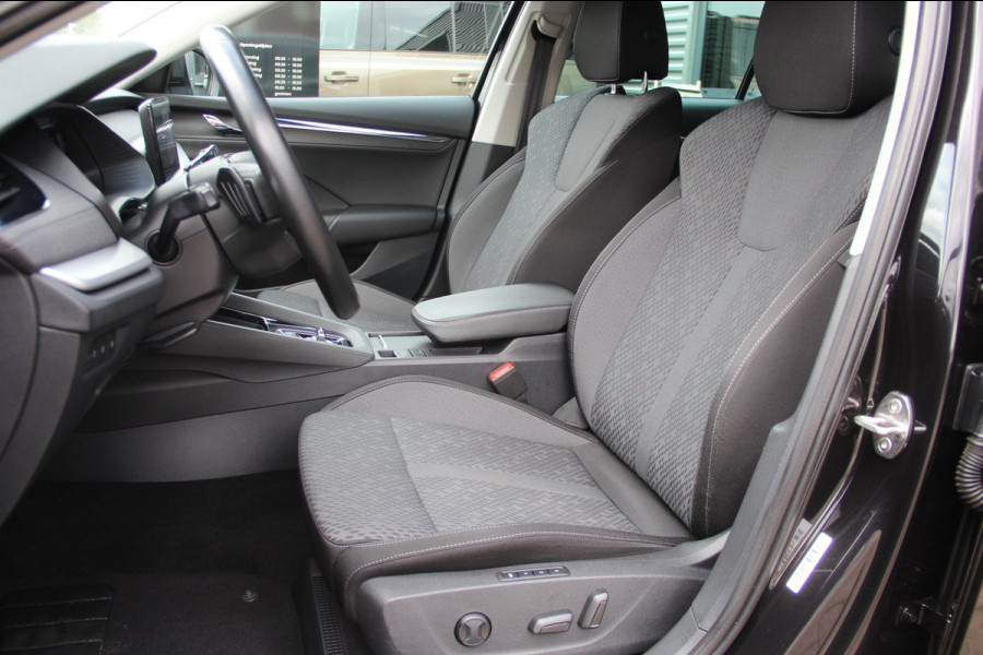 Škoda Octavia Combi 1.0 e-TSI Business Edition Plus | HUD | Keyless-Go | CarPlay | Cockpit |Camera | Stoelverw | LED |Trekhaak |