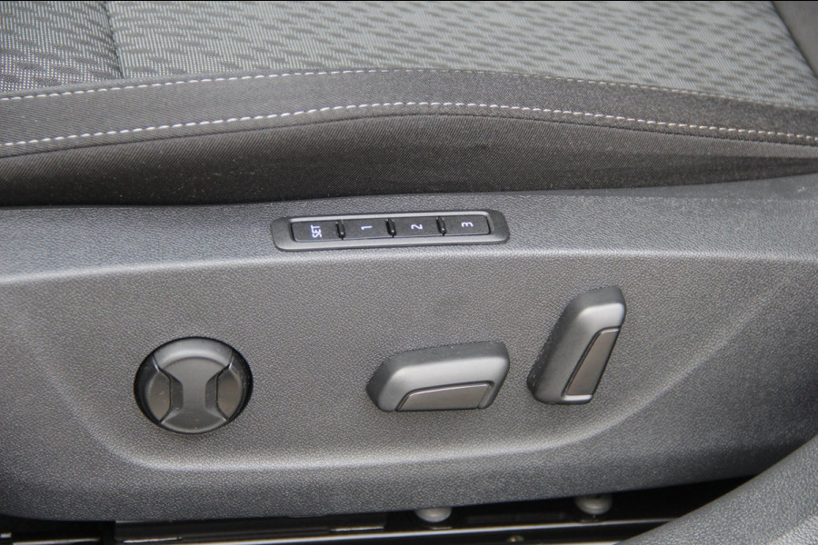 Škoda Octavia Combi 1.0 e-TSI Business Edition Plus | HUD | Keyless-Go | CarPlay | Cockpit |Camera | Stoelverw | LED |Trekhaak |