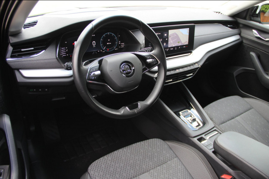 Škoda Octavia Combi 1.0 e-TSI Business Edition Plus | HUD | Keyless-Go | CarPlay | Cockpit |Camera | Stoelverw | LED |Trekhaak |