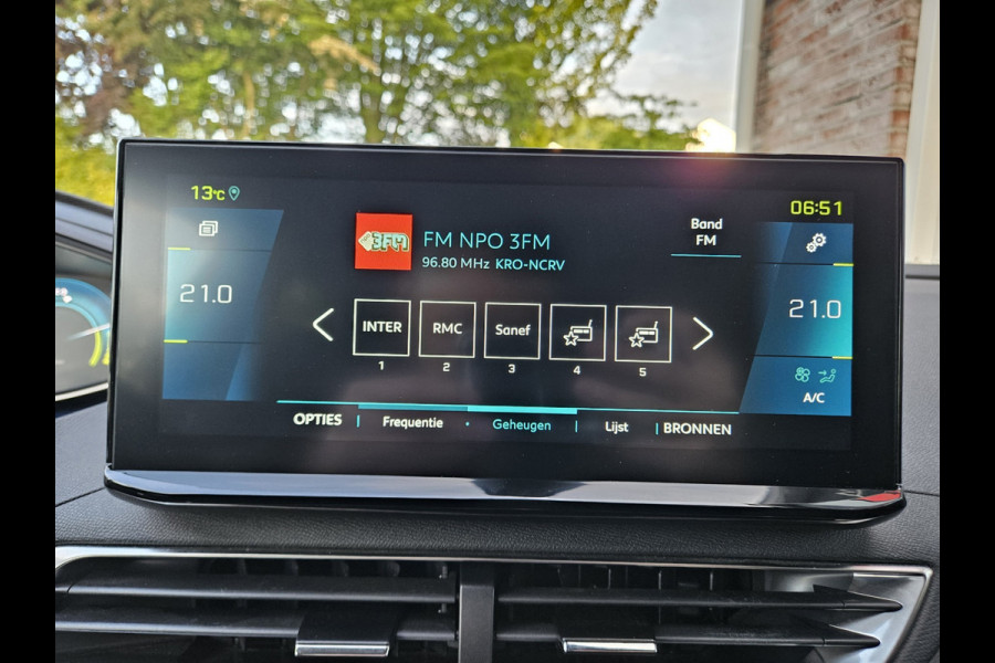 Peugeot 3008 1.6 HYbrid 225 Allure Carplay! Plug-In! Camera! Navigatie! Mooie/Nette Auto!