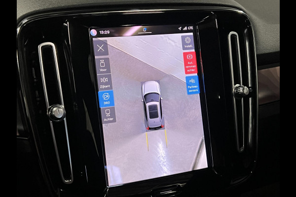 Volvo XC40 Ultimate Dark Open dak | Adapt. cruise | 360 camera | Stuur-/stoelverwarming | Harman/Kardon | Memory | Carplay