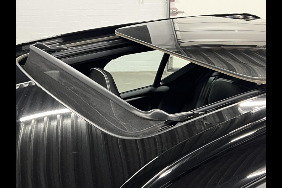 Volvo XC40 Ultimate Dark Open dak | Adapt. cruise | 360 camera | Stuur-/stoelverwarming | Harman/Kardon | Memory | Carplay