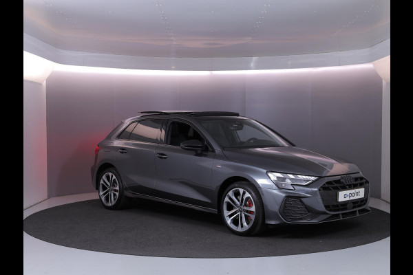 Audi A3 Sportback 45 TFSI e S edition Competition 272 pk S-tronic | Verlengde garantie | Navigatie | Panoramadak | Parkeersensoren (Park assist) | Achteruitrijcamera | S-Line |