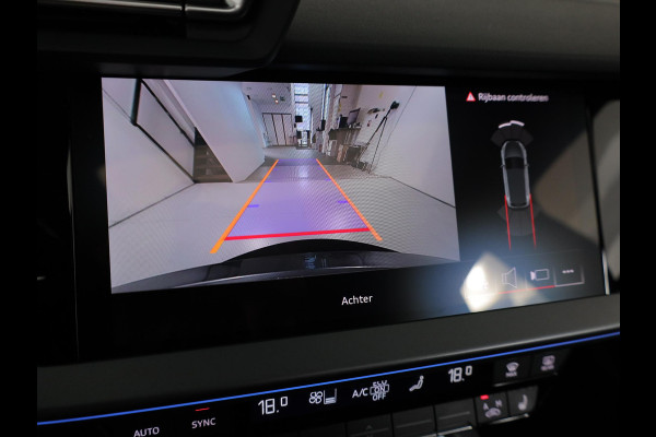 Audi A3 Sportback 45 TFSI e S edition Competition 272 pk S-tronic | Verlengde garantie | Navigatie | Panoramadak | Parkeersensoren (Park assist) | Achteruitrijcamera | S-Line |
