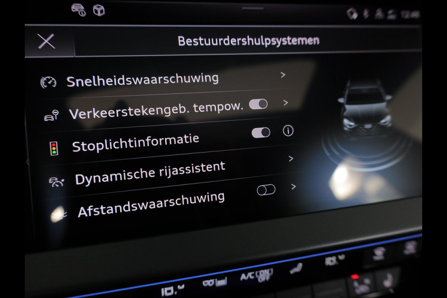 Audi A3 Sportback 45 TFSI e S edition Competition 272 pk S-tronic | Verlengde garantie | Navigatie | Panoramadak | Parkeersensoren (Park assist) | Achteruitrijcamera | S-Line |