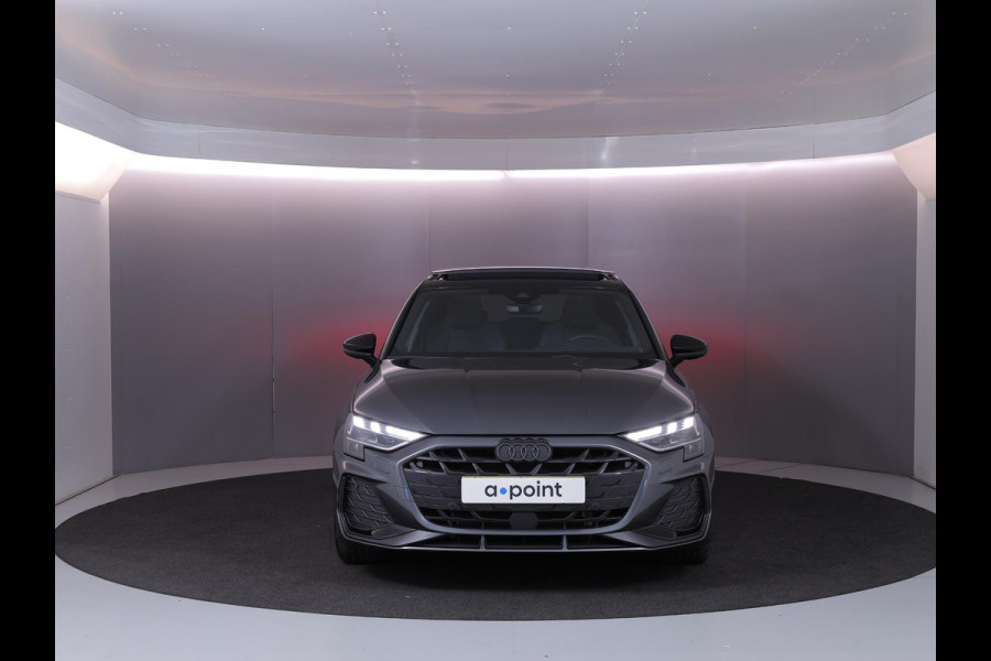 Audi A3 Sportback 45 TFSI e S edition Competition 272 pk S-tronic | Verlengde garantie | Navigatie | Panoramadak | Parkeersensoren (Park assist) | Achteruitrijcamera | S-Line |