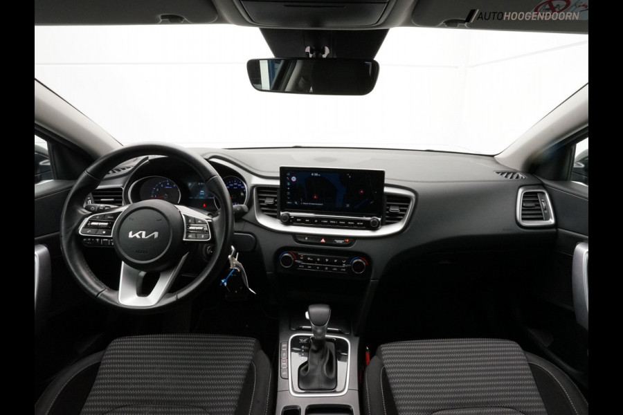 Kia Ceed 1.5 T-GDi MHEV DynamicLine Luxe (APPLE CARPLAY,ACHTERUITRIJCAMERA,PARKEERSENSOREN,LANE ASSIST,ADAPTIVE CRUISE,TOPCONDITIE