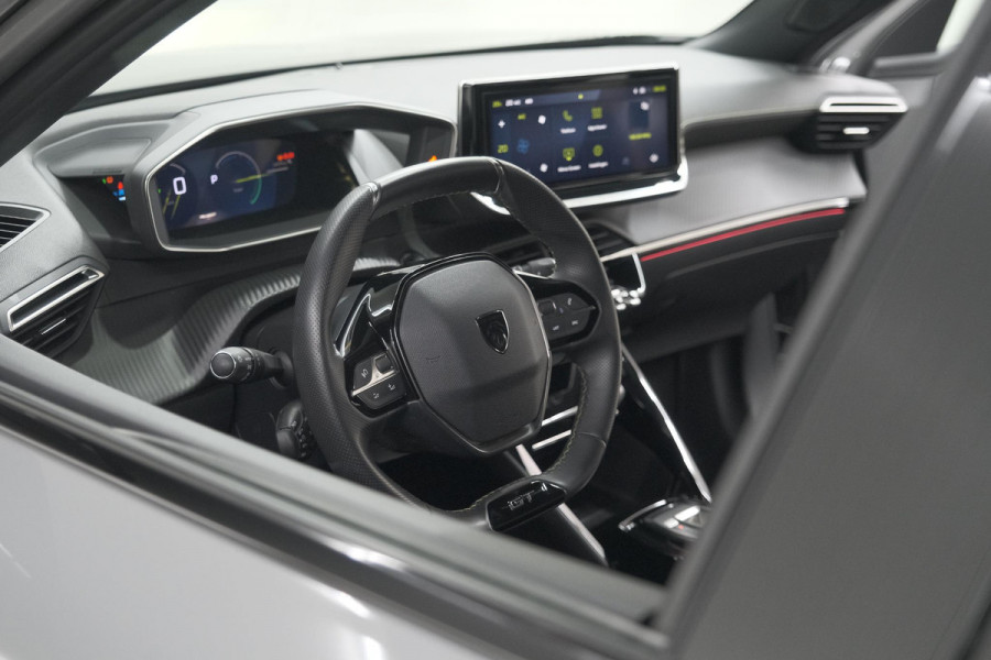 Peugeot e-2008 EV GT 50 kWh | 11 KW Laadfunctie | 360 Camera | Dodehoekdetectie | Apple Carplay | SOH=100%