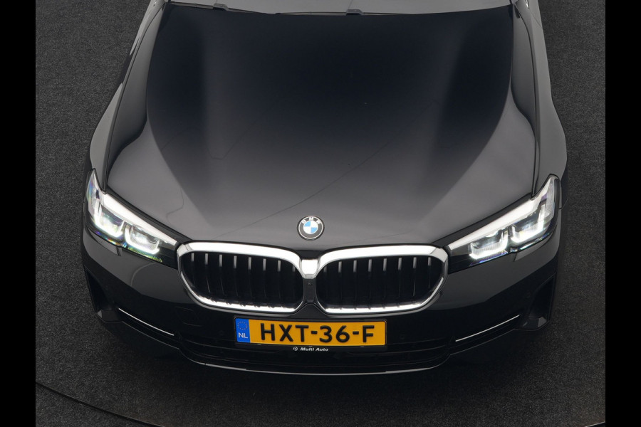 BMW 5 Serie Touring 530e xDrive Business Edition Plus PHEV 293pk Dealer O.H | Trekhaak af Fabriek | Adaptive Cruise | 360 Camera | M Sportstuur | Keyless | BLIS | Plug In Hybrid