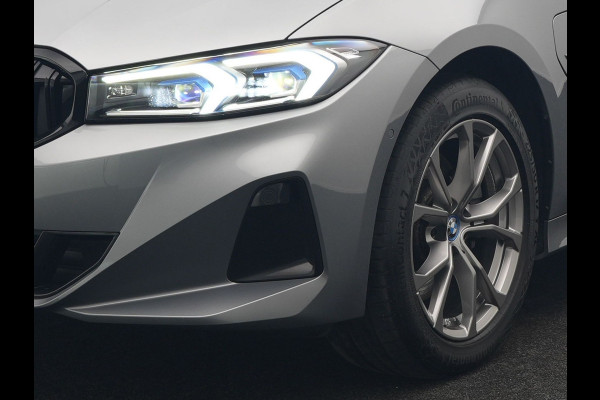 BMW 3 Serie Touring 320e Sportline FACELIFT PHEV Dealer O.H | Panodak | Widescreen Navi | Harman Kardon | Camera | Keyless | Stuurverwarming | Apple Carplay | BLIS | Plug In Hybrid