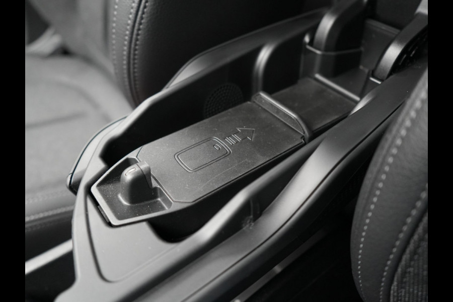 BMW X1 xDrive25e Sportline PHEV 221pk Dealer O.H. | Trekhaak Afn. | Adaptive Cruise | Camera | Sportstoelen Verwarmd | Sfeerverlichting | Keyless | LED Koplampen | Navigatie | DAB | Plug In Hybrid