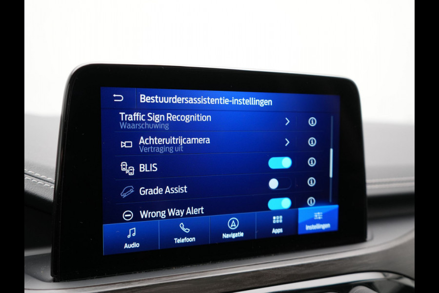 Ford Kuga 2.5 Vignale PHEV 225pk Dealer O.H | Panodak | Head Up | Bang & Olufsen Sound | Adaptive Cruise | 360 Camera | Lederen Sportstoelen Memory & Verwarmd | Keyless | Pilot Assist | Blis | Apple Carplay | Navigatie | Virtual | DAB  | Plug In Hybrid |