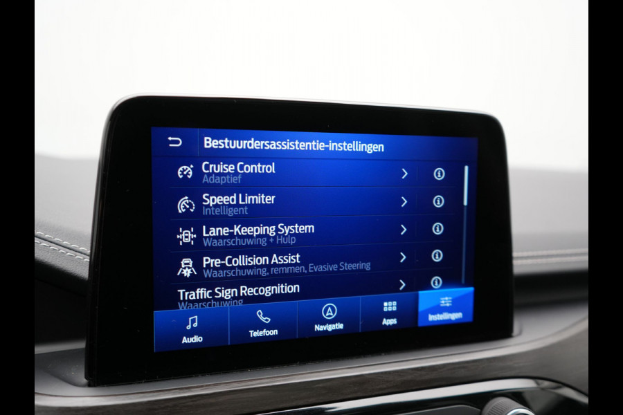 Ford Kuga 2.5 Vignale PHEV 225pk Dealer O.H | Panodak | Head Up | Bang & Olufsen Sound | Adaptive Cruise | 360 Camera | Lederen Sportstoelen Memory & Verwarmd | Keyless | Pilot Assist | Blis | Apple Carplay | Navigatie | Virtual | DAB  | Plug In Hybrid |