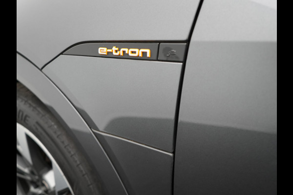 Audi e-tron 50 Quattro 2x S Line 313pk 71 kWh Dealer O.H INCL BTW | Luchtvering | Panodak | Head Up | Adaptive Cruise | Sfeerverlichting | Lederen Sportstoelen Verwarmd | Keyless | Navigatie | 20"L.M | DAB | Virtual |