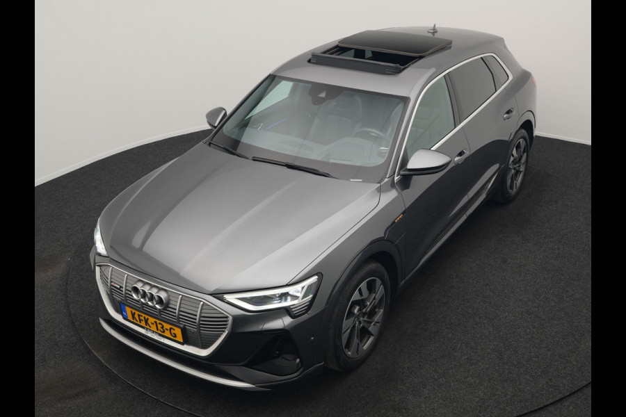 Audi e-tron 50 Quattro 2x S Line 313pk 71 kWh Dealer O.H INCL BTW | Luchtvering | Panodak | Head Up | Adaptive Cruise | Sfeerverlichting | Lederen Sportstoelen Verwarmd | Keyless | Navigatie | 20"L.M | DAB | Virtual |