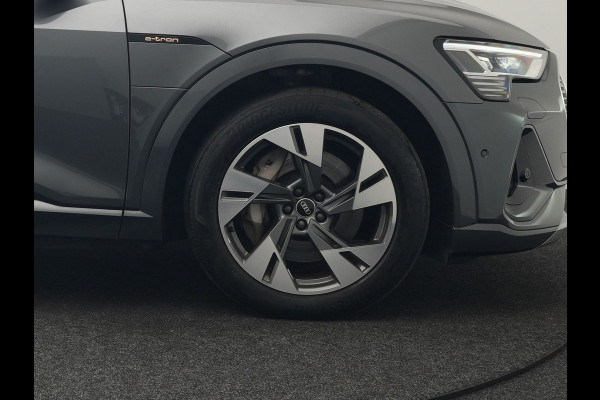 Audi e-tron 50 Quattro 2x S Line 313pk 71 kWh Dealer O.H INCL BTW | Luchtvering | Panodak | Head Up | Adaptive Cruise | Sfeerverlichting | Lederen Sportstoelen Verwarmd | Keyless | Navigatie | 20"L.M | DAB | Virtual |