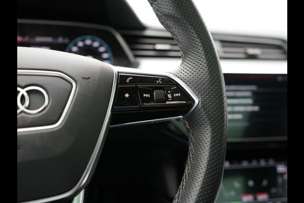 Audi e-tron 50 Quattro 2x S Line 313pk 71 kWh Dealer O.H INCL BTW | Luchtvering | Panodak | Head Up | Adaptive Cruise | Sfeerverlichting | Lederen Sportstoelen Verwarmd | Keyless | Navigatie | 20"L.M | DAB | Virtual |
