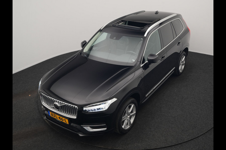 Volvo XC90 T8 Recharge AWD Inscription 7 Persoons PHEV 394pk | Panodak | Adaptive Cruise | Camera | Lederen Sportstoelen Memory & Verwarmd | Stuur Verwarmd | Keyless | Blis | Apple Carplay | Navigatie | DAB | Plug In Hybrid |