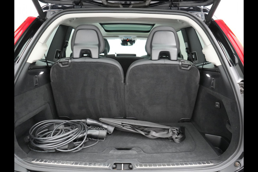 Volvo XC90 T8 Recharge AWD Inscription 7 Persoons PHEV 394pk | Panodak | Adaptive Cruise | Camera | Lederen Sportstoelen Memory & Verwarmd | Stuur Verwarmd | Keyless | Blis | Apple Carplay | Navigatie | DAB | Plug In Hybrid |