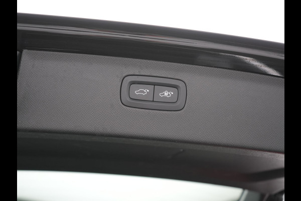 Volvo XC90 T8 Recharge AWD Inscription 7 Persoons PHEV 394pk | Panodak | Adaptive Cruise | Camera | Lederen Sportstoelen Memory & Verwarmd | Stuur Verwarmd | Keyless | Blis | Apple Carplay | Navigatie | DAB | Plug In Hybrid |