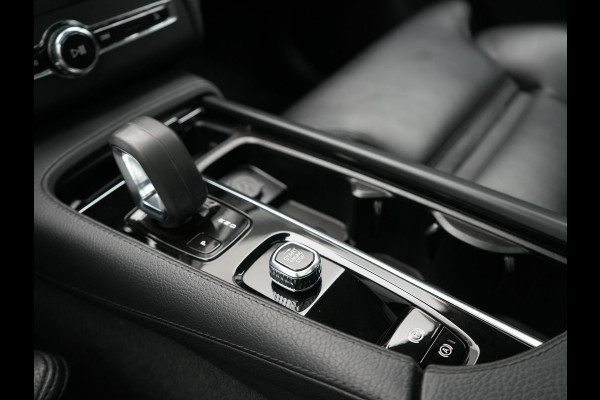Volvo XC90 T8 Recharge AWD Inscription 7 Persoons PHEV 394pk | Panodak | Adaptive Cruise | Camera | Lederen Sportstoelen Memory & Verwarmd | Stuur Verwarmd | Keyless | Blis | Apple Carplay | Navigatie | DAB | Plug In Hybrid |