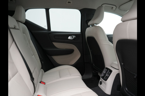Volvo XC40 T5 Plus Bright PHEV 262pk Dealer O.H | Trekhaak Af Fabriek | Camera | Adaptive Cruise | Harman & Kardon | Lederen Sportstoelen Memory & Verwarmd | Keyless | Blis | Stuur Verwarmd | Navigatie | Virtual | 18"L.M | DAB |