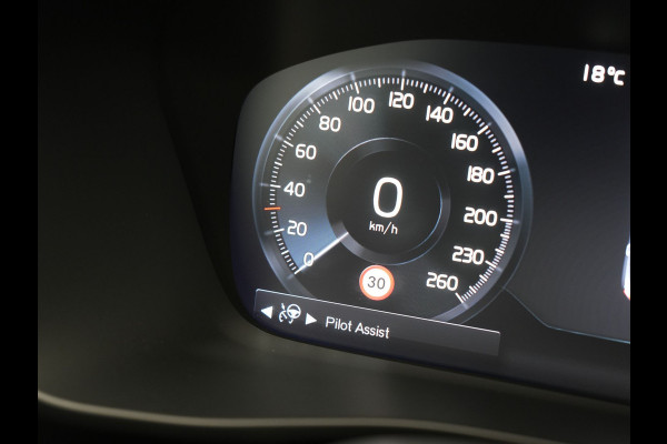 Volvo XC40 T5 Plus Bright PHEV 262pk Dealer O.H | Trekhaak Af Fabriek | Camera | Adaptive Cruise | Harman & Kardon | Lederen Sportstoelen Memory & Verwarmd | Keyless | Blis | Stuur Verwarmd | Navigatie | Virtual | 18"L.M | DAB |