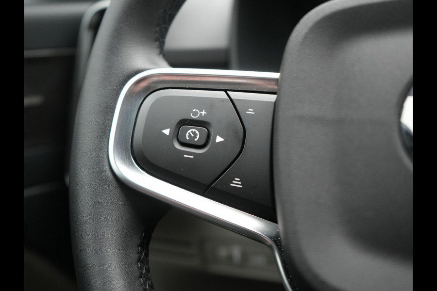 Volvo XC40 T5 Plus Bright PHEV 262pk Dealer O.H | Trekhaak Af Fabriek | Camera | Adaptive Cruise | Harman & Kardon | Lederen Sportstoelen Memory & Verwarmd | Keyless | Blis | Stuur Verwarmd | Navigatie | Virtual | 18"L.M | DAB |