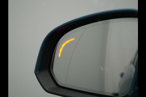 Volvo XC40 T5 Plus Bright PHEV 262pk Dealer O.H | Trekhaak Af Fabriek | Camera | Adaptive Cruise | Harman & Kardon | Lederen Sportstoelen Memory & Verwarmd | Keyless | Blis | Stuur Verwarmd | Navigatie | Virtual | 18"L.M | DAB |
