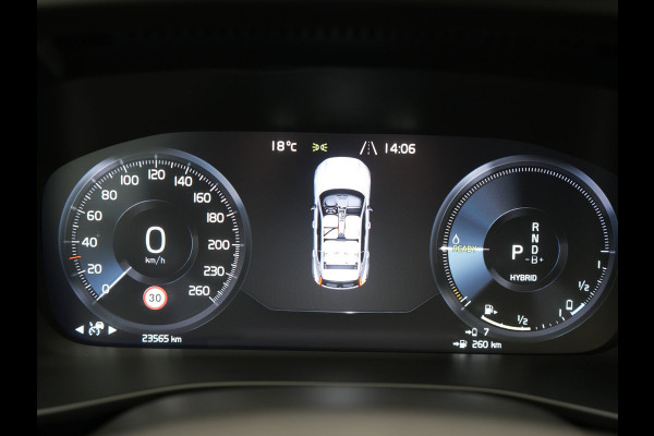 Volvo XC40 T5 Plus Bright PHEV 262pk Dealer O.H | Trekhaak Af Fabriek | Camera | Adaptive Cruise | Harman & Kardon | Lederen Sportstoelen Memory & Verwarmd | Keyless | Blis | Stuur Verwarmd | Navigatie | Virtual | 18"L.M | DAB |