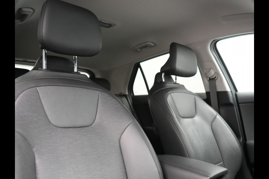 Kia Niro 1.6 GDi ExecutiveLine PHEV 182pk Dealer O.H. | Trekhaak Afn. | Adaptive Cruise | Head Up | Lederen Sportstoelen Memory & Ventilatie | Harman & Kardon | Camera | Stoelen & Stuur Verwarmd | Blis | Apple Carplay | DAB | Plug In Hybrid |