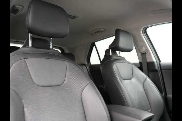 Kia Niro 1.6 GDi ExecutiveLine PHEV 182pk Dealer O.H. | Trekhaak Afn. | Adaptive Cruise | Head Up | Lederen Sportstoelen Memory & Ventilatie | Harman & Kardon | Camera | Stoelen & Stuur Verwarmd | Blis | Apple Carplay | DAB | Plug In Hybrid |