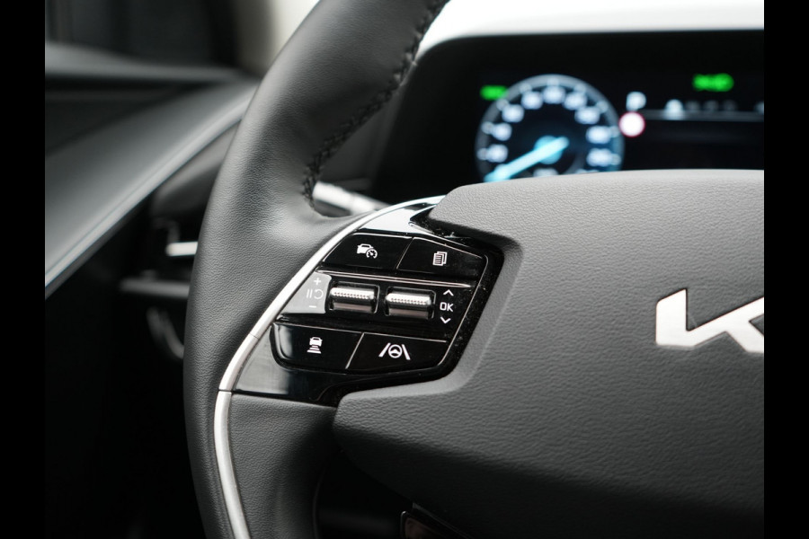 Kia Niro 1.6 GDi ExecutiveLine PHEV 182pk Dealer O.H. | Trekhaak Afn. | Adaptive Cruise | Head Up | Lederen Sportstoelen Memory & Ventilatie | Harman & Kardon | Camera | Stoelen & Stuur Verwarmd | Blis | Apple Carplay | DAB | Plug In Hybrid |